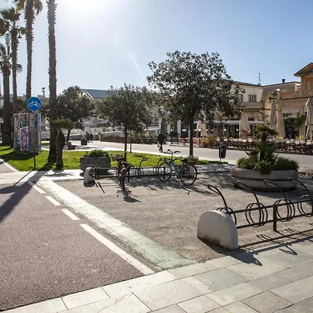 Viareggio Centro Esclusivo Appartamento Fronte Spiaggia