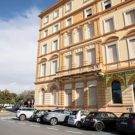 Апартаменти Viareggio Centro Appartamento Esclusivo A 20Mt Dalla Spiaggia *