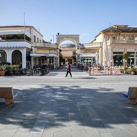 Viareggio Centro Esclusivo Appartamento Fronte Spiaggia