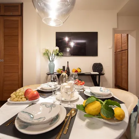 Burlamacca Apartment *
